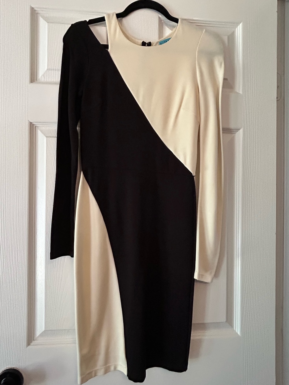 Alice + Olivia Black and Cream Diagonal Colorblock Long Sleeve Dress